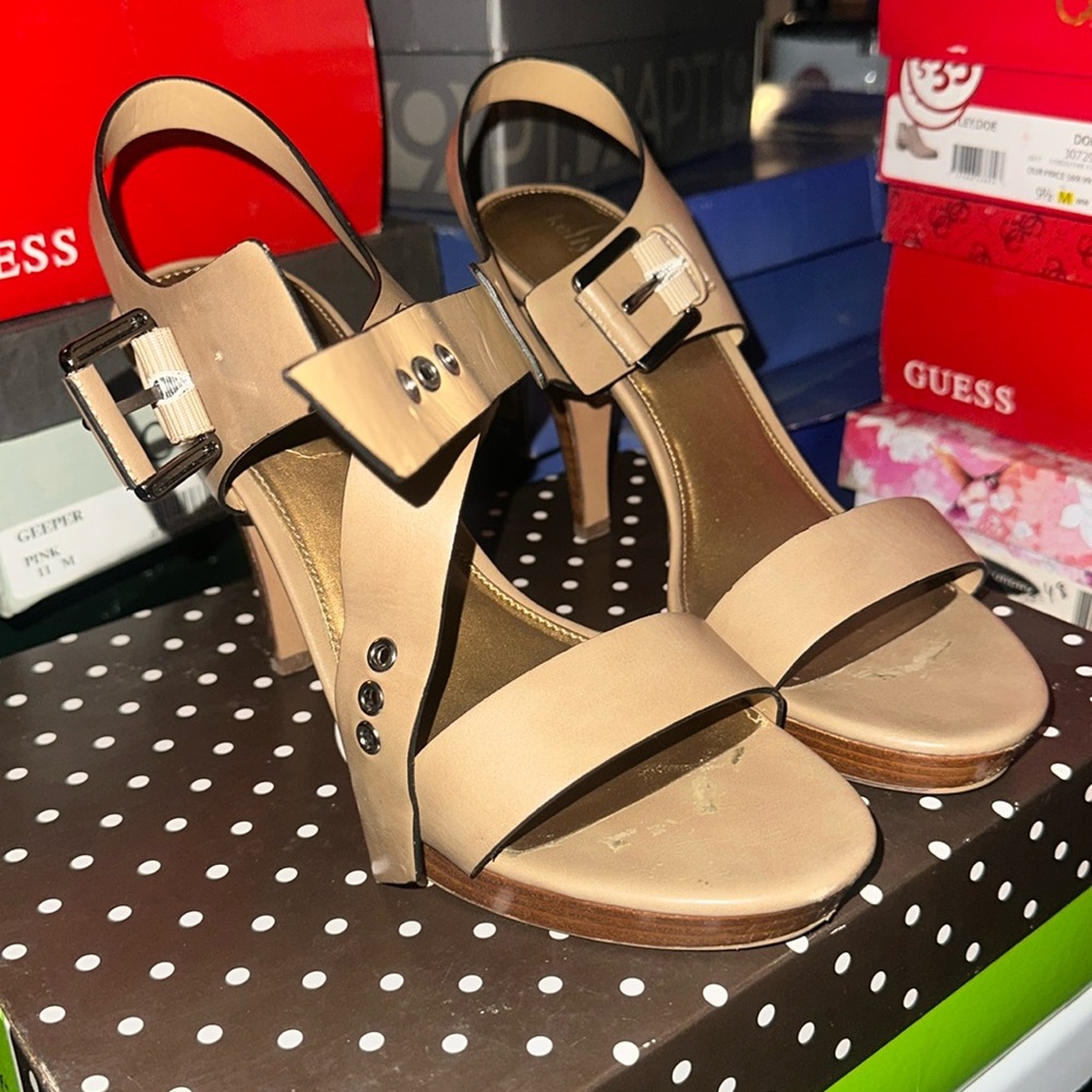Mother’s closet/ open toe brown heels